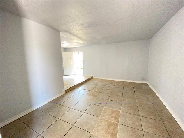 Foto del edificio - 6812 Trail Lake Dr
