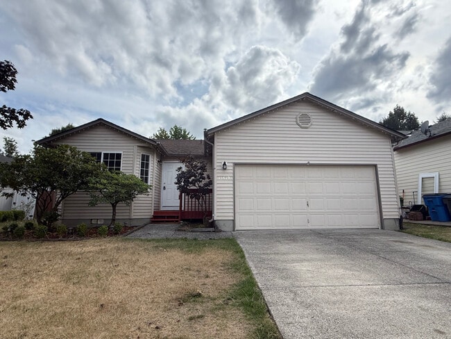 Building Photo - 15619 NE Hickory St