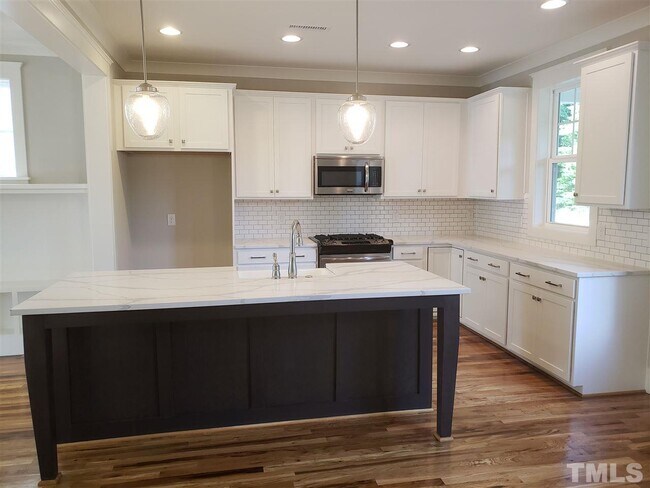 Building Photo - 159 Larkin Ln