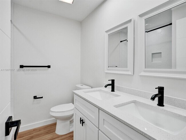 Building Photo - 932 Mandarin Isle