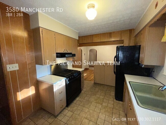 Building Photo - Three bedroom two bathroom home for rent