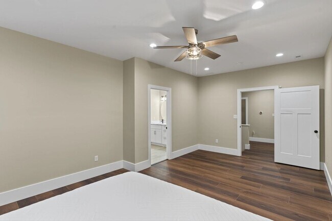 Building Photo - 5424 Delmar Blvd