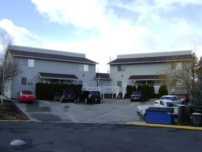 Building Photo - 550 Deer Meadow Ct