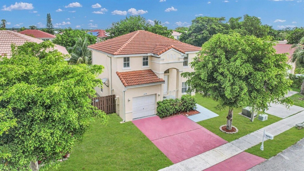 Foto principal - 6279 Island Way
