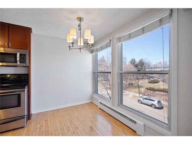 Foto del edificio - 821 Douglas Ave