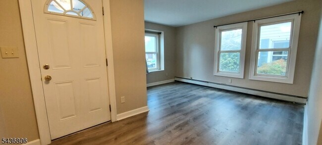 Foto del edificio - 31 Stewart Pl