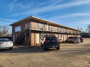 Building Photo - 2308 Savannah St