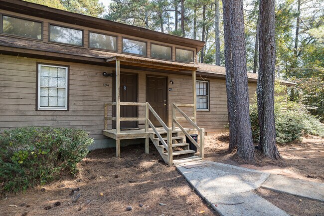 Building Photo - 402 Freeman Drive - 1