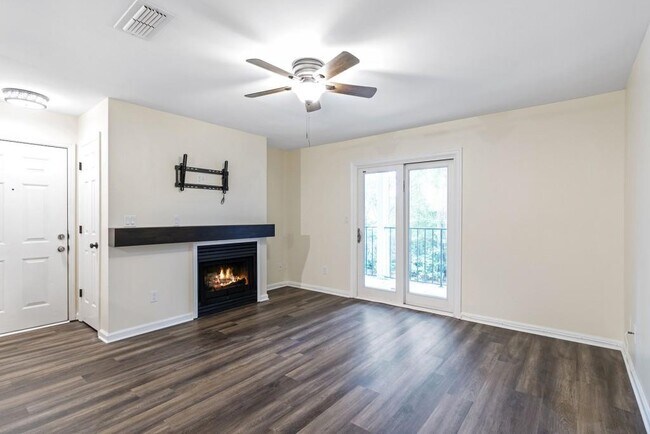 Foto del edificio - 528 Granville Ct