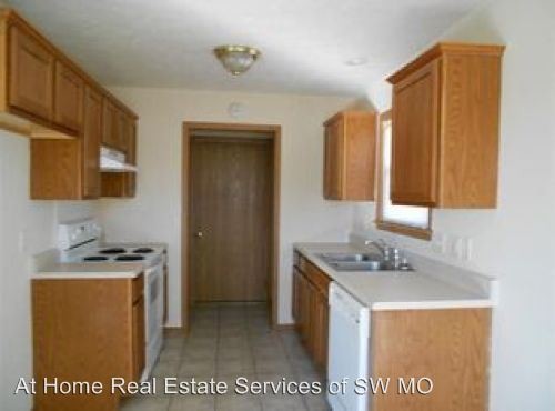 Building Photo - 3 br, 2 bath House - 1208 N Hilton