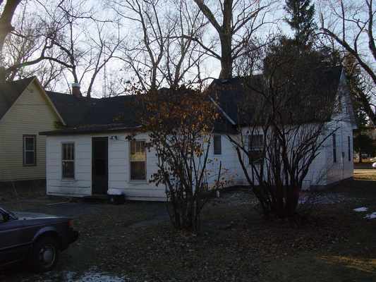 Building Photo - 420 3rd Ave NE