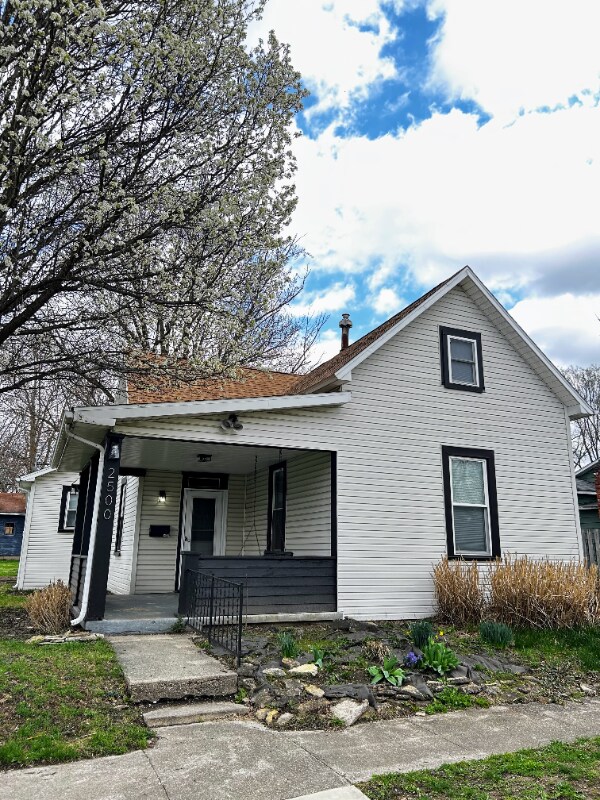Primary Photo - 2500 S Vine St