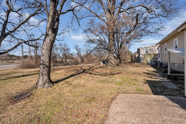 Photo - 1906 Overton St House