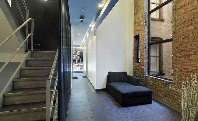 Foto del edificio - 943 Saint Marks Ave