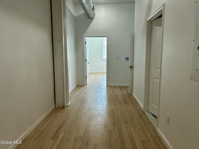 Foto del edificio - 155 River St