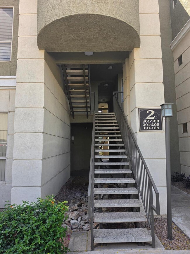 Building Photo - 5303 N 7th St