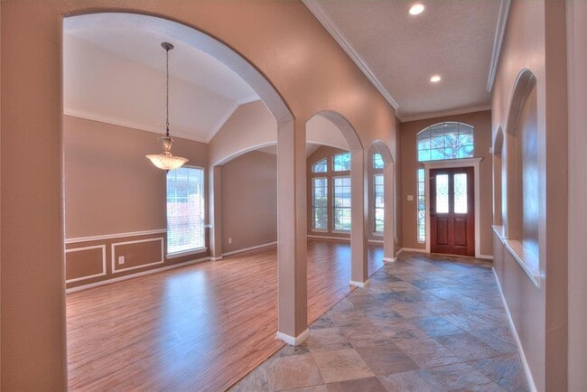 Building Photo - 3623 Beacon Hill Dr