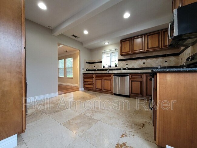 Foto del edificio - 5805 Dotmar Way