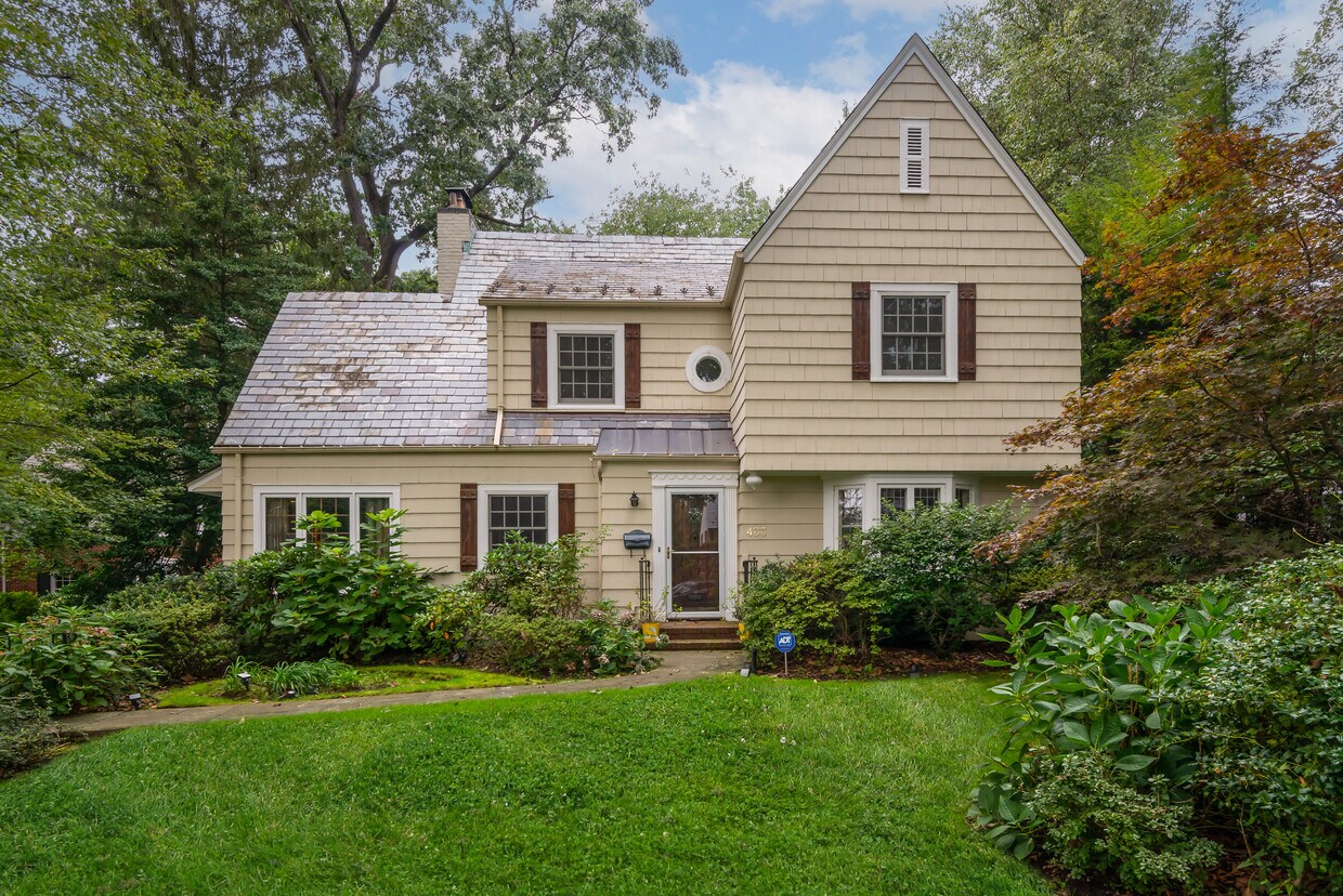 Primary Photo - 433 Park Ave