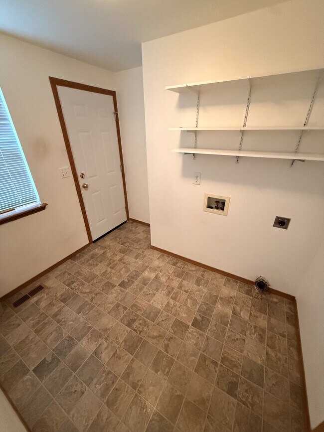Foto del edificio - 7523 48th Ln SE