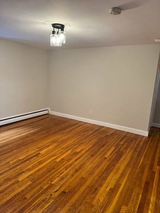 Building Photo - Great 2 bedroom Available 1/1/26