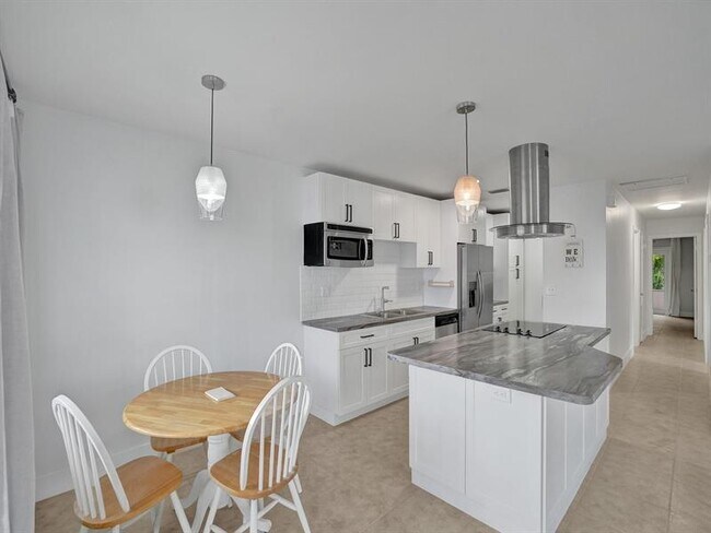 Foto del edificio - 829 SW 14th St