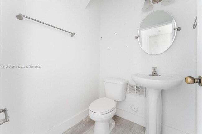 Foto del edificio - 379 NE 31st Ave