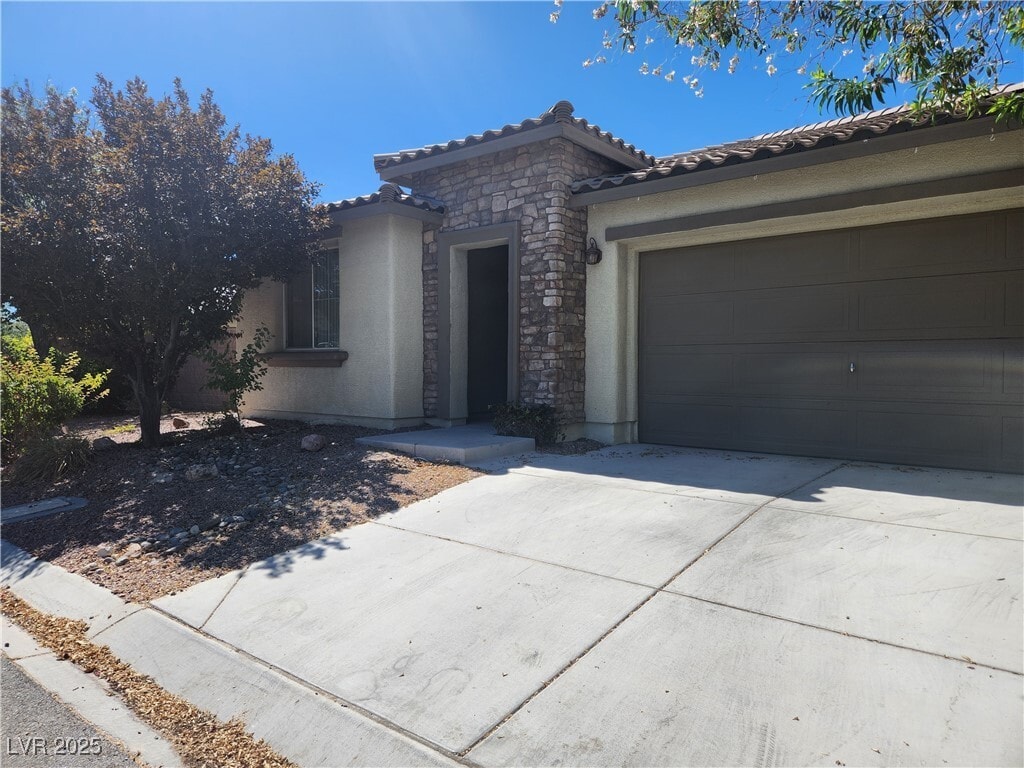 Primary Photo - 4745 Lucera Ct
