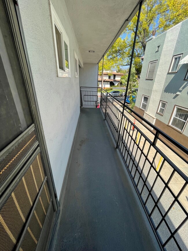 Building Photo - 204 E Lomita Ave