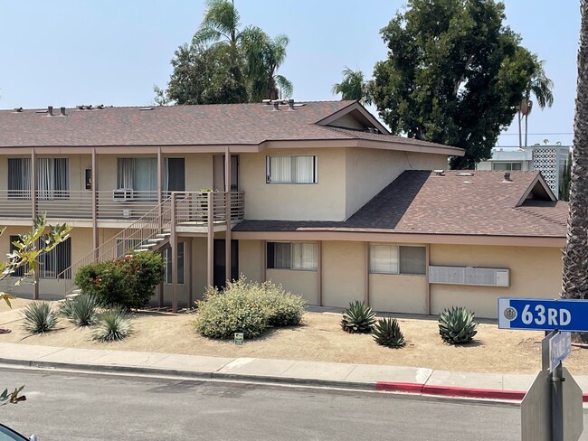 Building Photo - Stanley Avenue Apartments