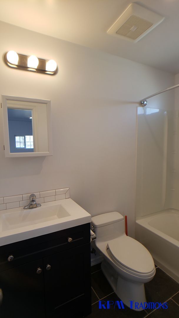 Building Photo - Adorable studio in Palmdale!