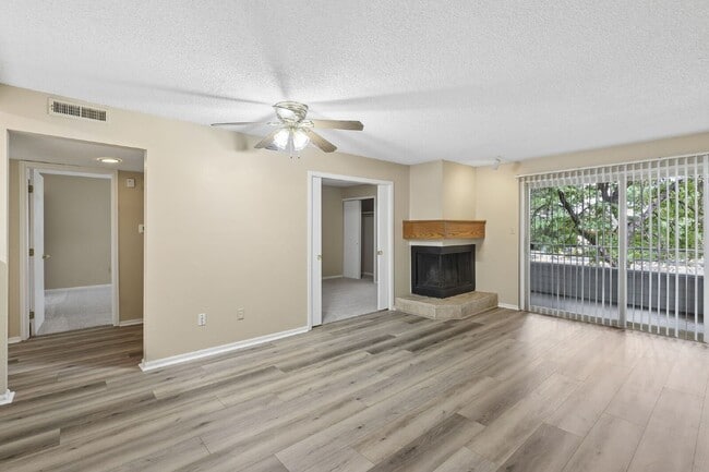 Building Photo - 1065 Acapulco Ct