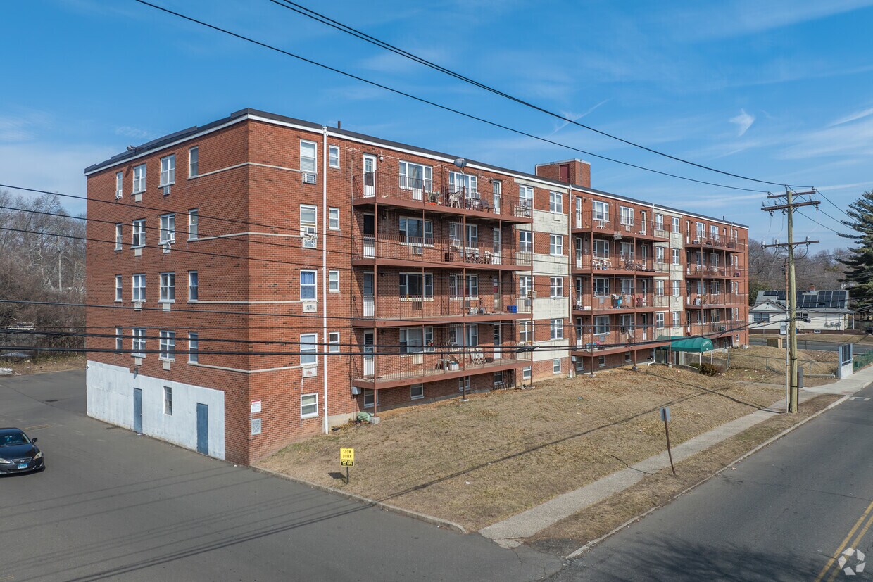 317 W Spring St West Haven, CT 06516 - Riveree Apartments