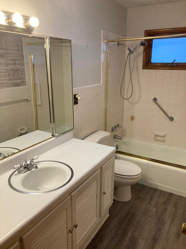Foto del edificio - 2706 Groveland Ave