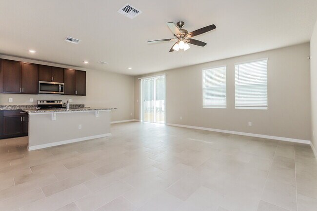 Foto del edificio - 38955 Harlow Rose Dr