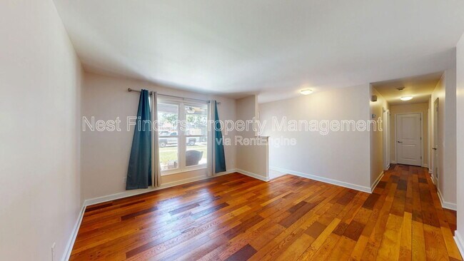 Foto del edificio - 3734 B Ward St