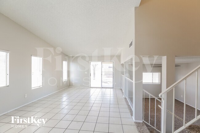 Building Photo - 6849 W Yucca St