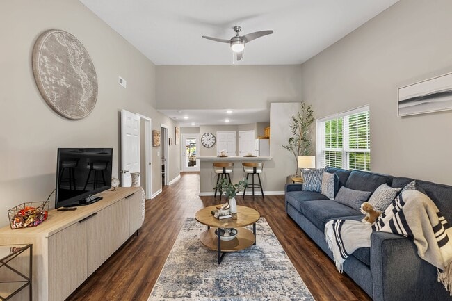 Building Photo - Redwood Johnstown