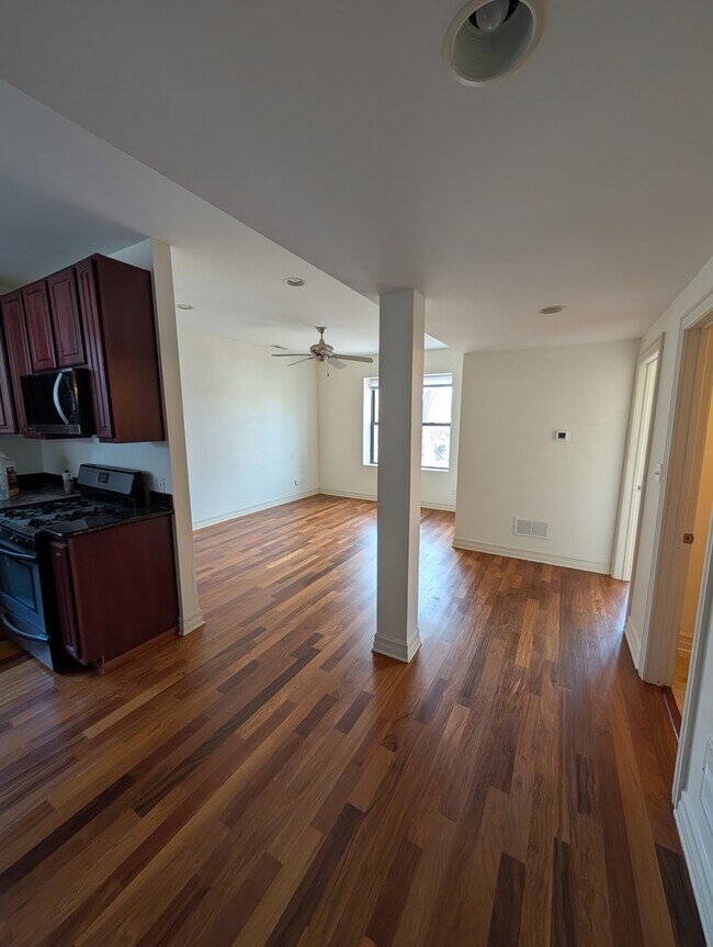 Foto del edificio - 4345 N Sawyer Ave