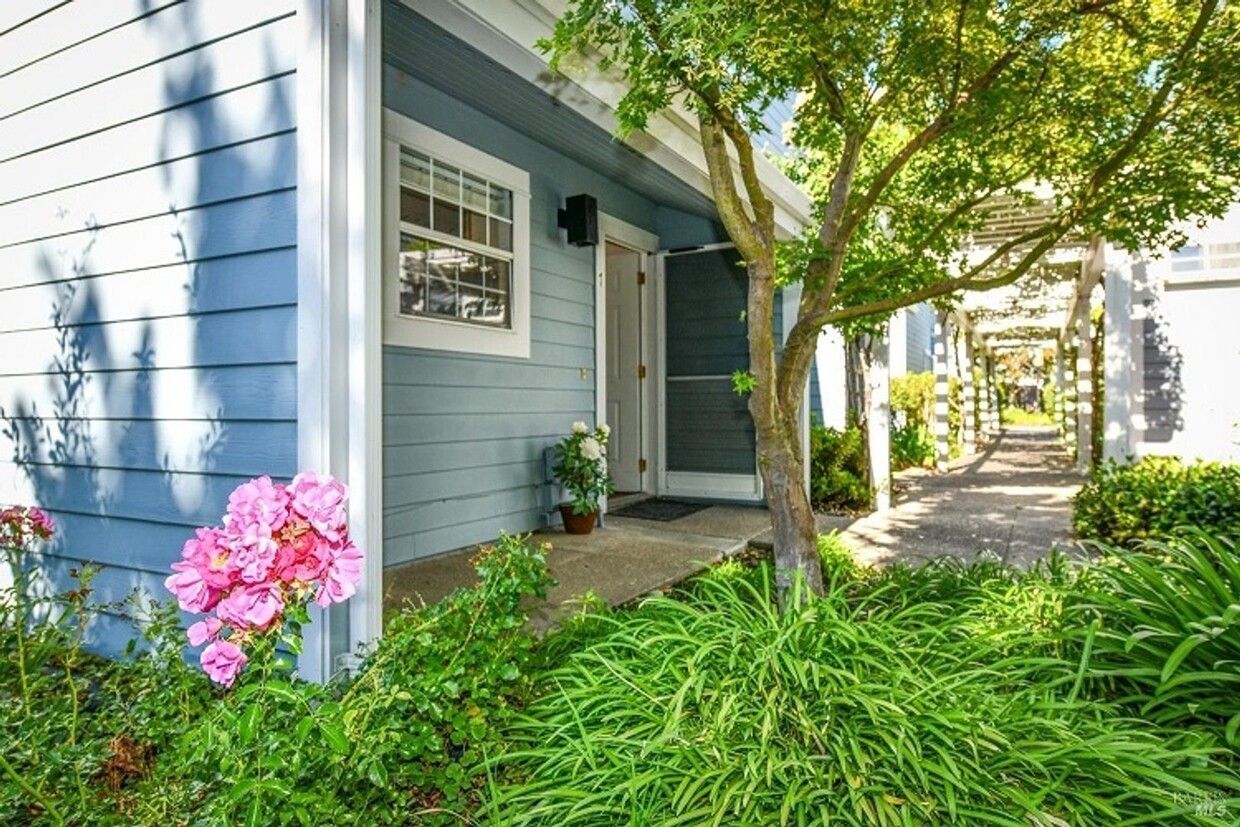 Primary Photo - Beautiful Two Bedroom Yountille Condo