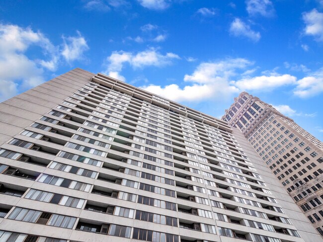 Building Photo - FUR Property Management Short Term Rentals
