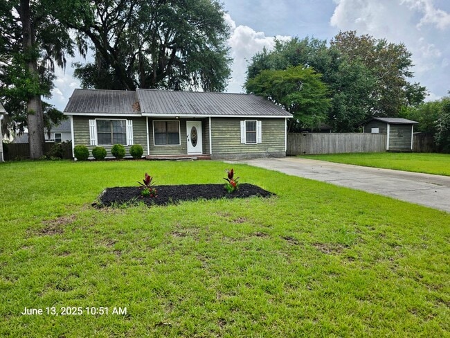 Building Photo - Charming 3 bedroom on a huge lot - Boulder...