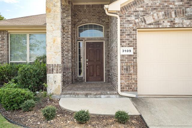 Foto del edificio - 3109 Tamarack Ln