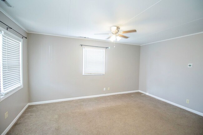 Foto del edificio - CENTRALLY LOCATED 2 BEDROOM HOME