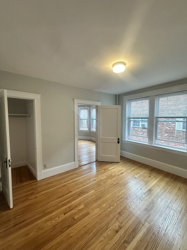 Building Photo - 154 Summer St