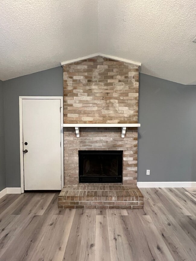 Foto del edificio - Updated in East Milton