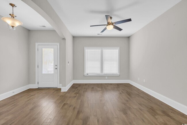 Foto del edificio - 1758 Edgewood Dr