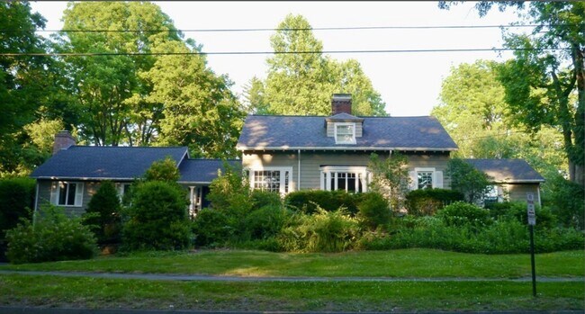Building Photo - 139 Sunset Ave