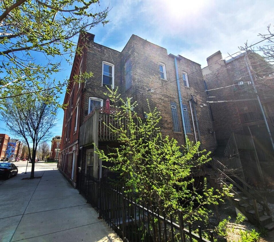 3 bedroom in Chicago IL 60608 Condo for Rent in Chicago, IL