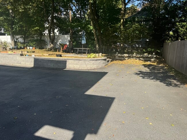 Building Photo - 25 Wawecus Rd